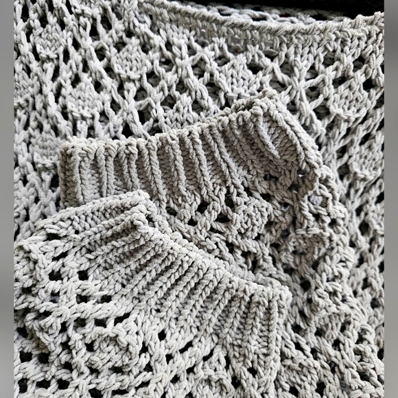 Moon & Madison Sweater - Picture 4 of 4